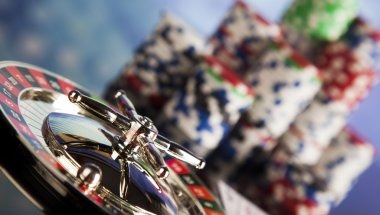 Tournament schedule and cash table lobby on erek 23 showing available games and blind levels